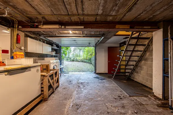 Nieuwe Stationsstraat 61, Ravels