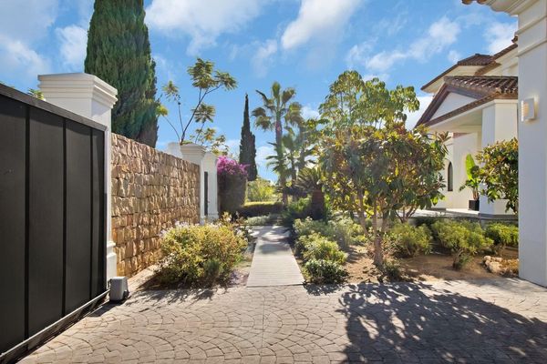 Urbanizacion los Flamingos 111, Benahavís