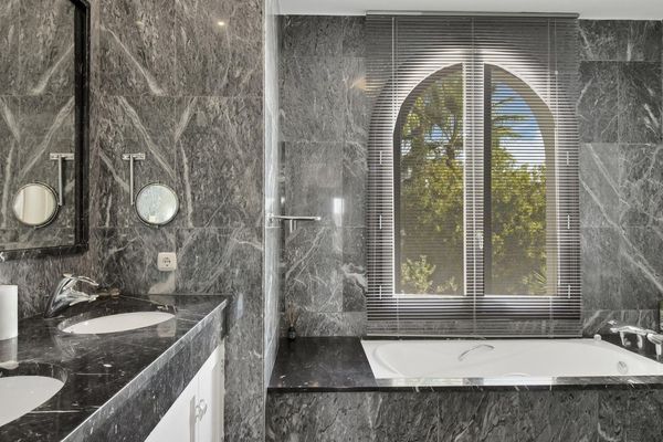 Urbanizacion los Flamingos 111, Benahavís