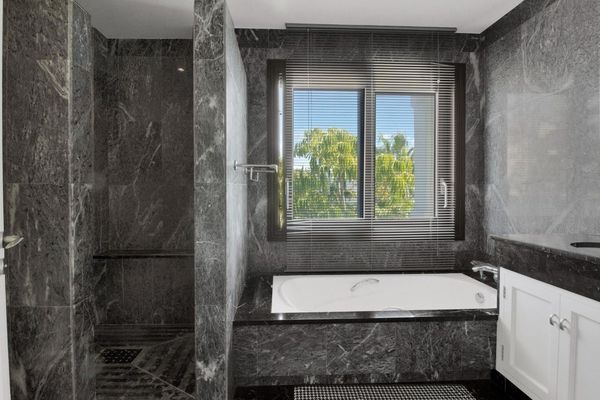 Urbanizacion los Flamingos 111, Benahavís