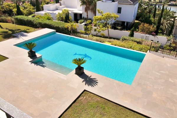 Urbanizacion los Flamingos 111, Benahavís