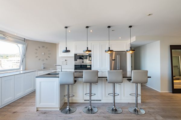 Calle Camilo José Cela 12