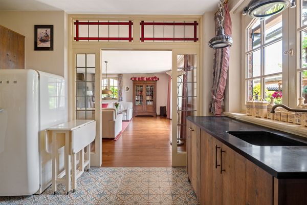 Stationsstraat 38, Ravels