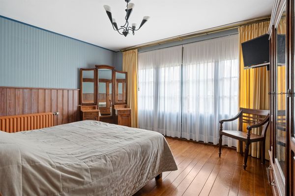 Stationsstraat 38, Ravels