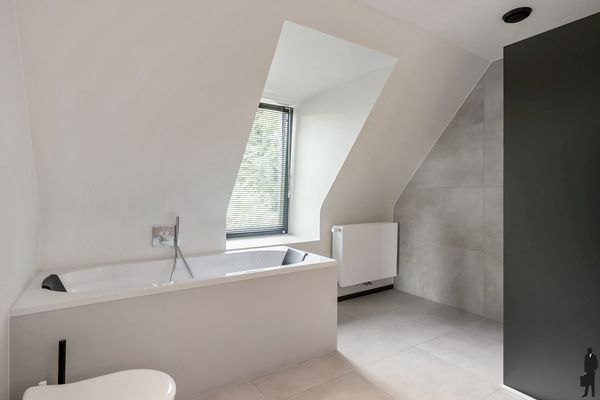 Leeuweriklaan 4, Ravels