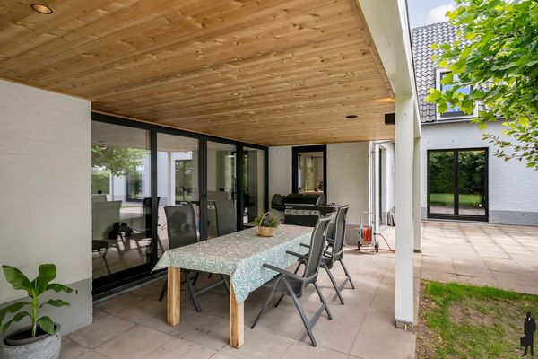 Leeuweriklaan 4, Ravels