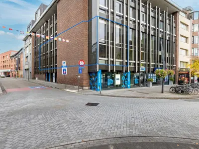 Foto 1 van Baron Frans du Fourstraat 2 2