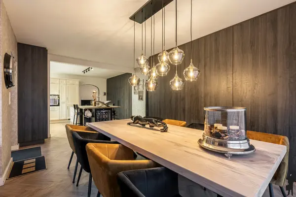 Huzenblek 75, Ravels