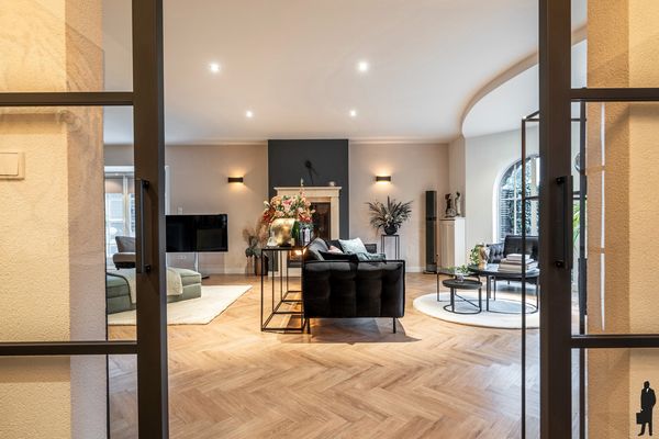 Huzenblek 75, Ravels