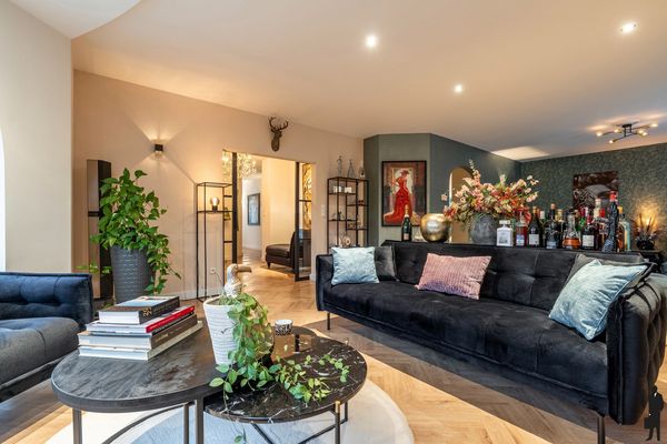 Huzenblek 75, Ravels