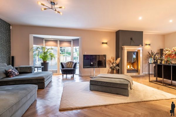 Huzenblek 75, Ravels