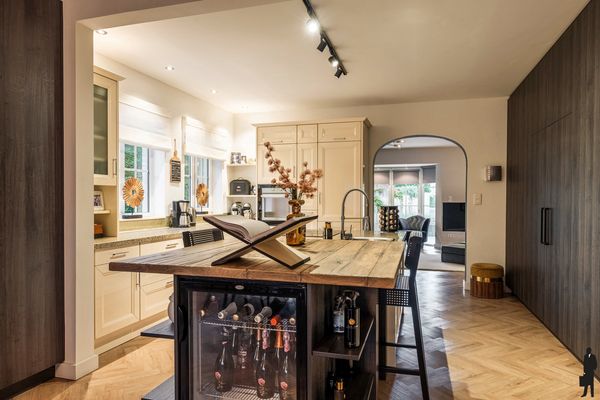 Huzenblek 75, Ravels