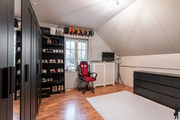 Huzenblek 75, Ravels