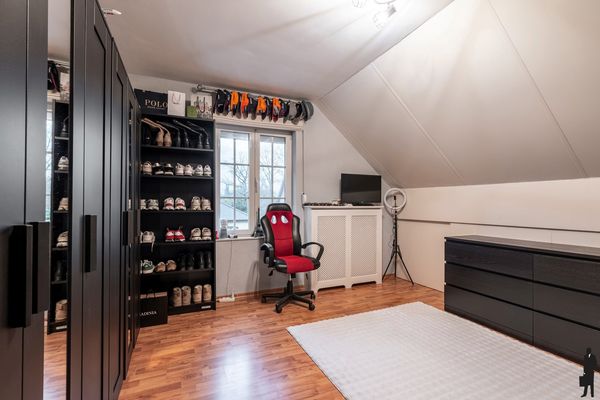 Huzenblek 75, Ravels