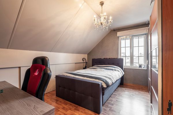 Huzenblek 75, Ravels