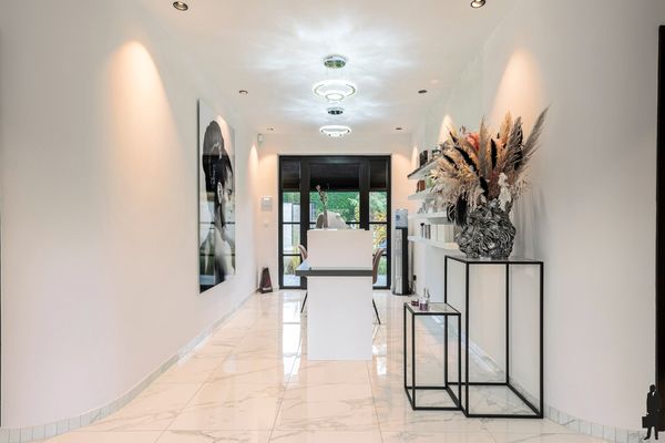 Huzenblek 75, Ravels