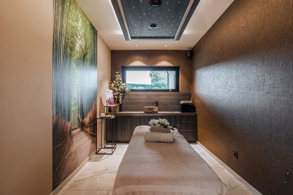 Huzenblek 75, Ravels