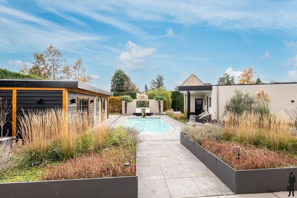 Huzenblek 75, Ravels