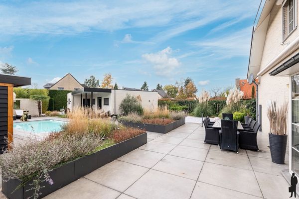 Huzenblek 75, Ravels