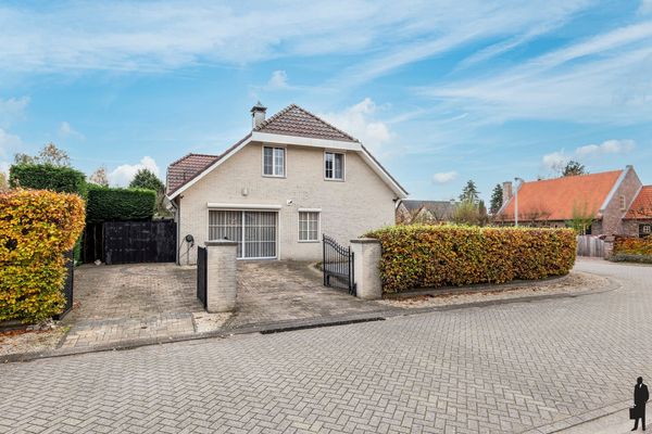 Huzenblek 75, Ravels