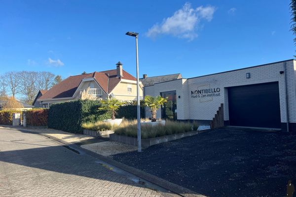 Huzenblek 75, Ravels