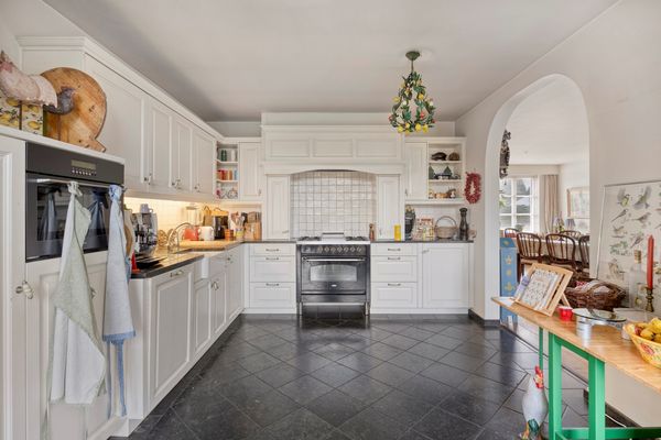 Paardenwiel 6, Ravels