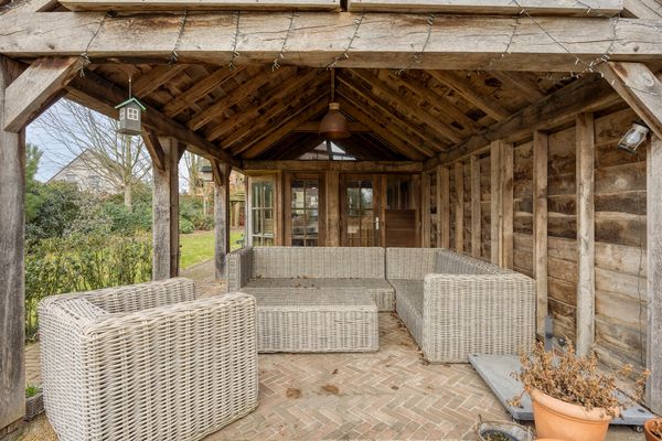 Paardenwiel 6, Ravels