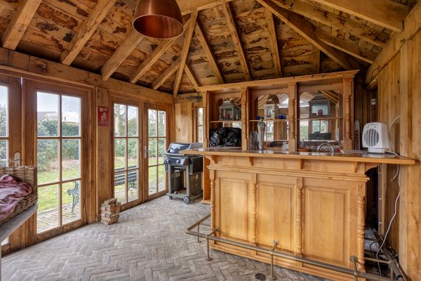 Paardenwiel 6, Ravels