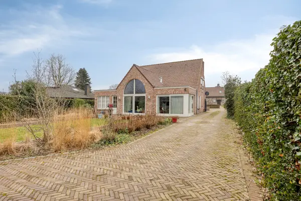 Paardenwiel 6, Ravels