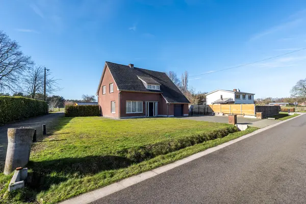 Heesdijk 28, Poppel