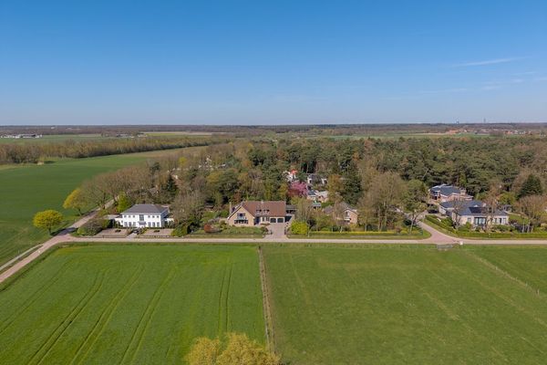 Leeuweriklaan 10, Poppel