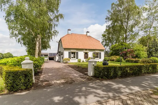 Heukelomseweg 11, Heukelom