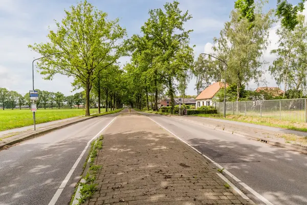 Heukelomseweg 11, Heukelom