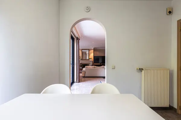Pastoor Coolsstraat 6, Ravels
