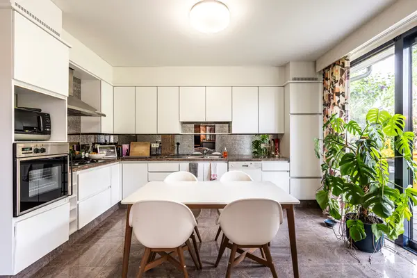 Pastoor Coolsstraat 6, Ravels