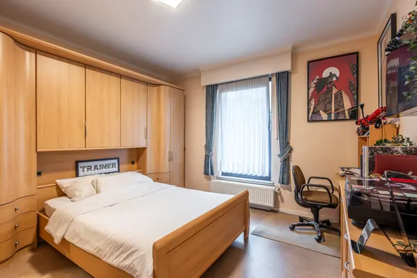Pastoor Coolsstraat 6, Ravels