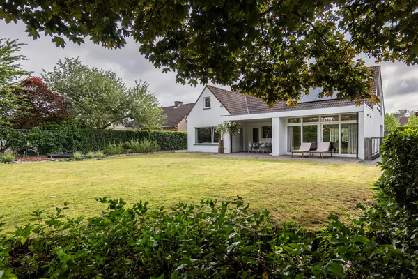 Paardenwiel 30, Poppel