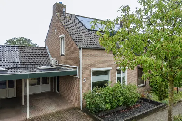 Glazuurstraat 5, Reuver