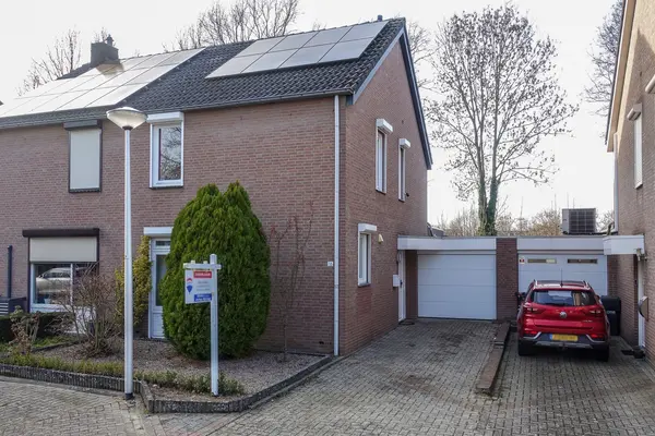 Maria van Bourgondiëstraat 16, Sittard