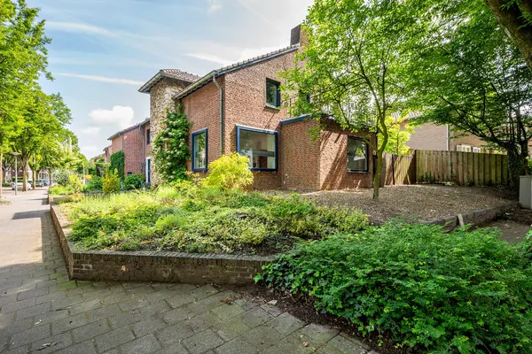 Le Bron De Vexelastraat 2, Roermond