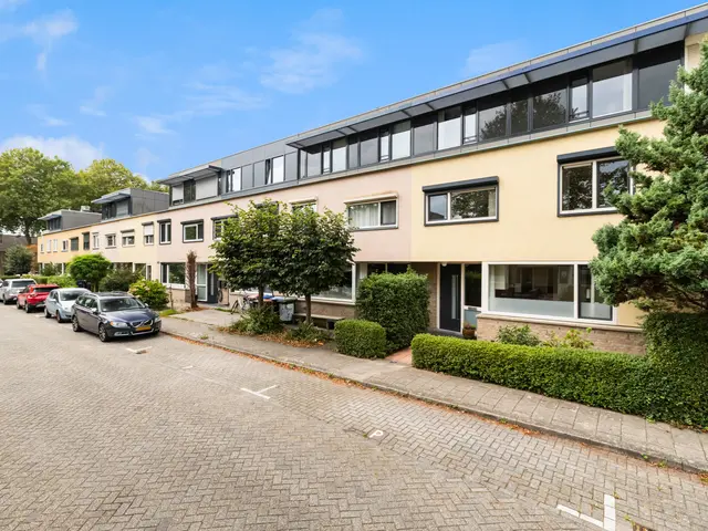 Van Ravesteyn-Erf 329, Dordrecht