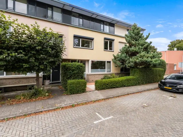 Van Ravesteyn-Erf 329, Dordrecht