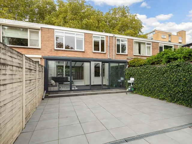 Van Bosseplantsoen 8, Dordrecht