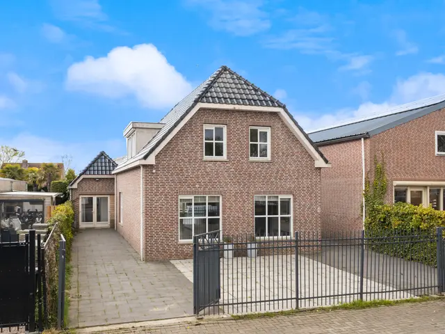 De Zwingel 6, Lage Zwaluwe