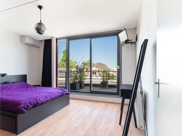 Kromhout 230, Dordrecht