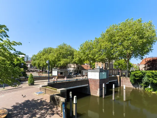 Kromhout 230, Dordrecht