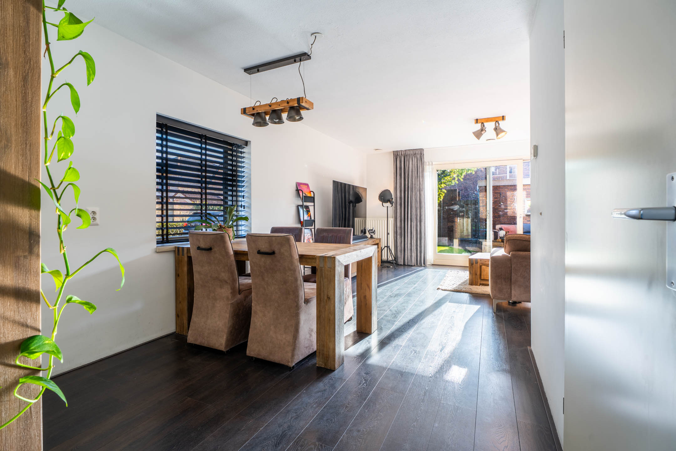 Hoekwoning te koop: Moeraszegge 11, Breda