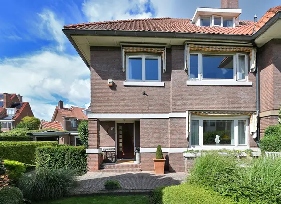 Van Hoeylaan 14