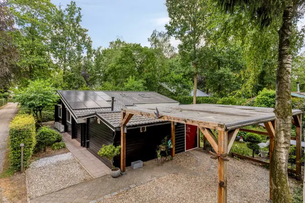 De Stille Wille 264, OOST WEST EN MIDDELBEERS