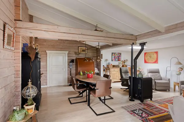De Stille Wille 264, OOST WEST EN MIDDELBEERS
